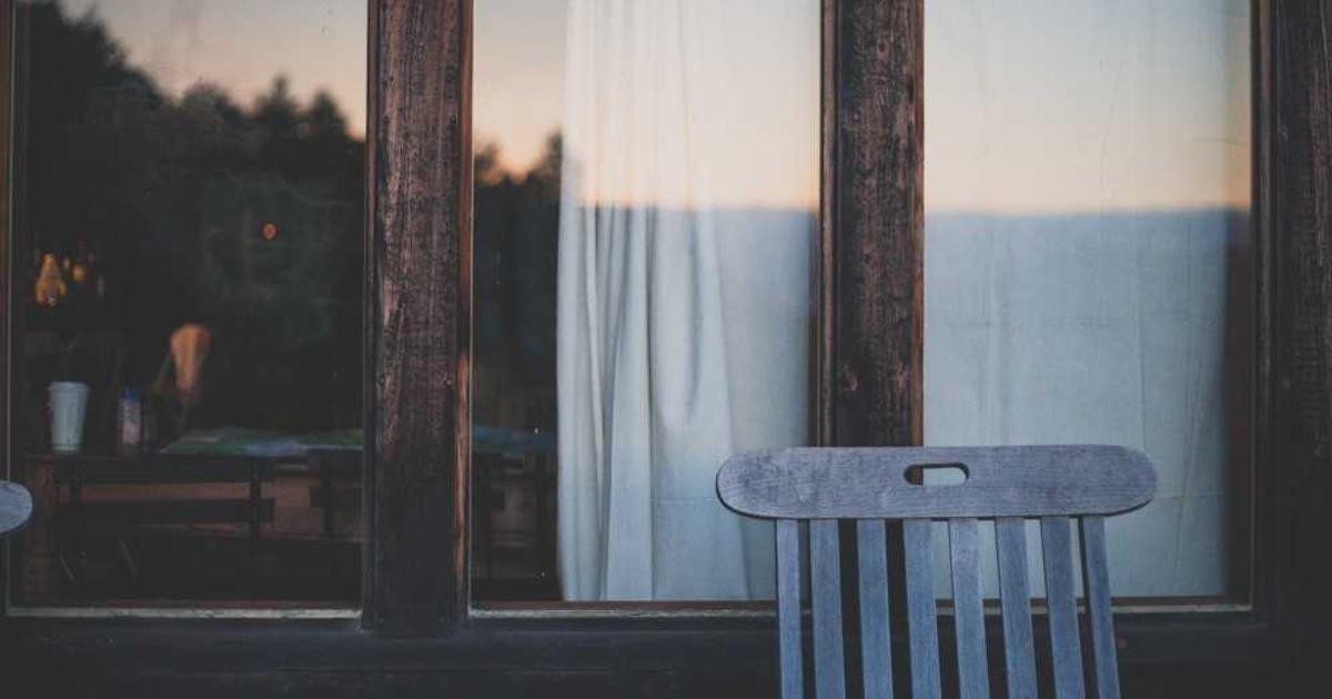 making a small room look bigger